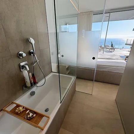 Med Two Luxury With Sea View アパート